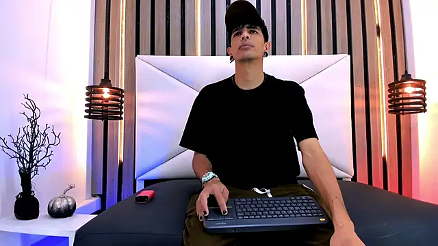 Franvill Trato online show from 10.22.25