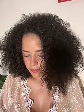 Snapshot of AfroSalvaje chatting on 06.17.26 AfroSalvaje online show from 06.17.26