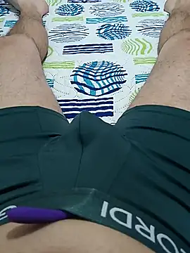 Snapshot of este_juan chatting on 09.13.25 este juan online show from 09.13.25