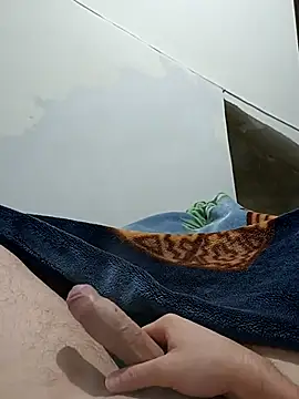 Snapshot of este_juan chatting on 10.21.25 este juan online show from 10.21.25