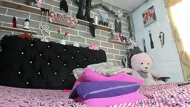 CharlotteBrowm online show from 12.03.25