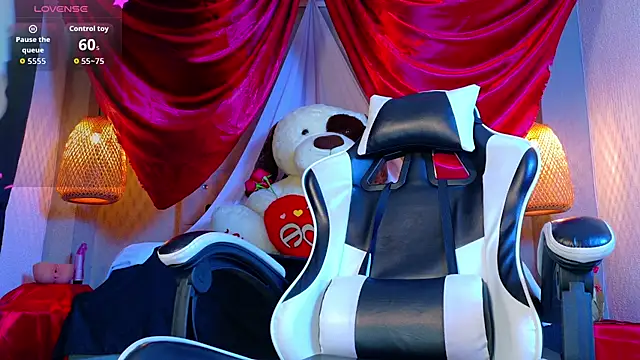 Thaiel Fosteer online show from 02.15.26