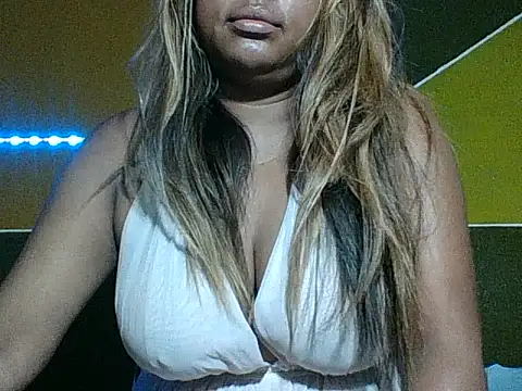 Snapshot of SEXY_METISE chatting on 12.20.25 SEXY METISE online show from 12.20.25