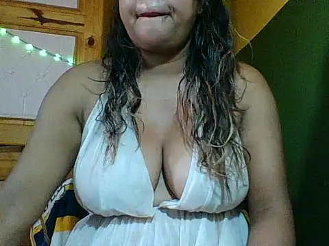 Snapshot of SEXY_METISE chatting on 02.15.26 SEXY METISE online show from 02.15.26