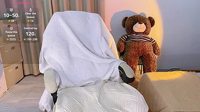 Snapshot of MoLi0066 chatting on 09.16.25 MoLi0066 online show from 09.16.25