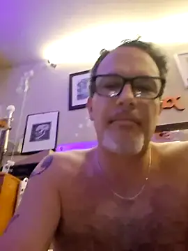 Snapshot of Slinkypoppet chatting on 11.09.25 Slinkypoppet online show from 11.09.25