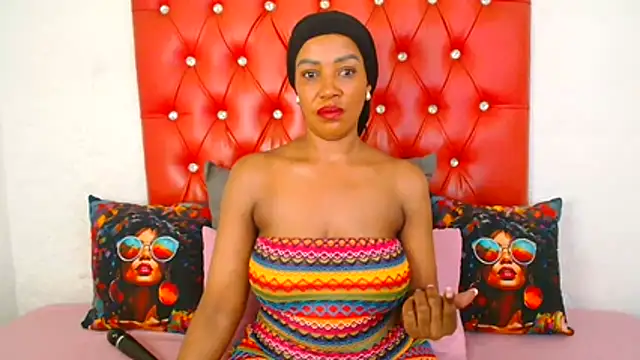 GaggingQueen32 online show from 11.22.25