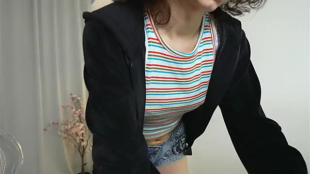 Snapshot of MimiLicks chatting on 10.22.25 MimiLicks online show from 10.22.25