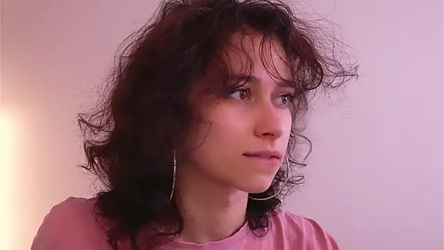 Snapshot of MimiLicks chatting on 11.25.25 MimiLicks online show from 11.25.25