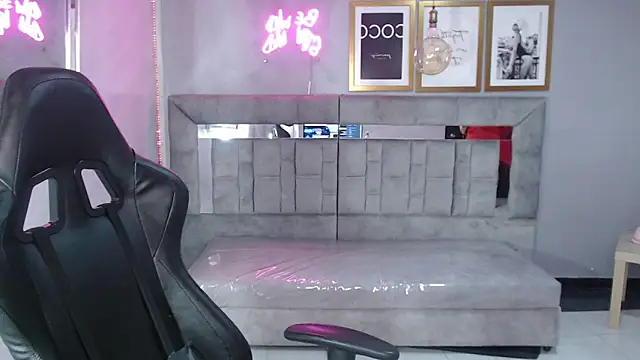 Red Bunny v online show from 02.12.26