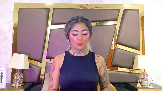 Snapshot of EmilieLake chatting on 02.07.26 EmilieLake online show from 02.07.26