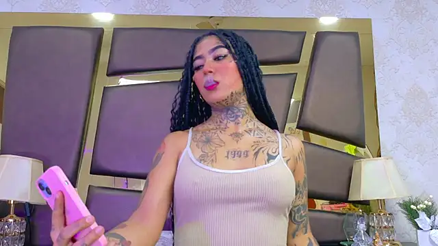 Snapshot of EmilieLake chatting on 03.02.26 EmilieLake online show from 03.02.26