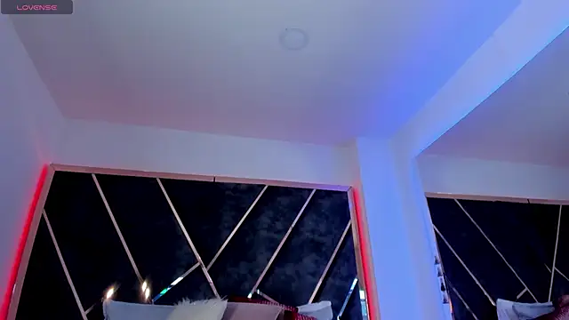 SusanaHenao online show from 10.28.25