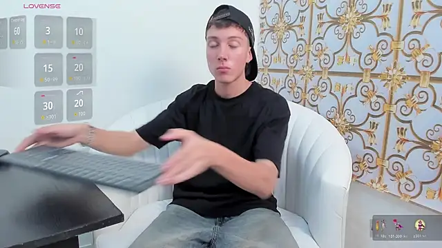 LittleDanny  online show from 11.24.25