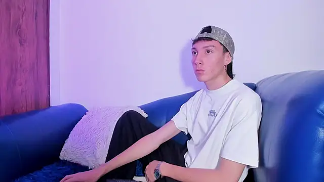 LittleDanny  online show from 04.18.26