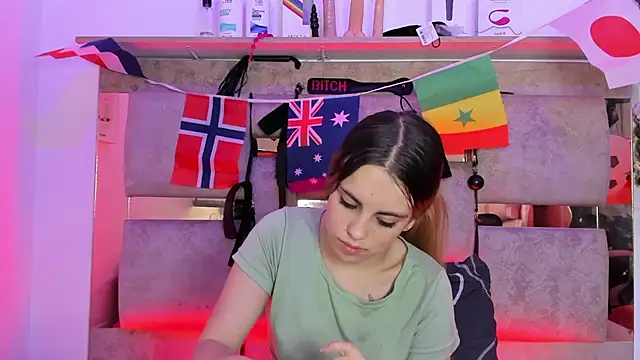 Snapshot of Natasha-Adams chatting on 06.19.26 Natasha-Adams online show from 06.19.26