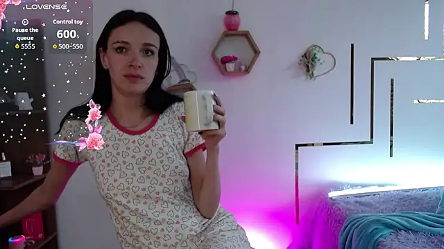 AuroraHans1 online show from 04.18.26