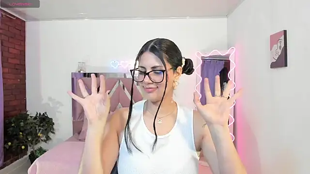 Snapshot of Babyvenu_tay chatting on 03.20.26 Babyvenu tay online show from 03.20.26