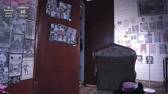 Snapshot of DiosaSexSymbol chatting on 10.14.25 DiosaSexSymbol online show from 10.14.25