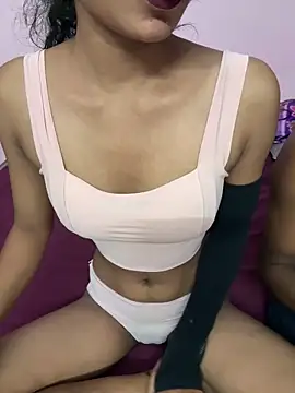 Snapshot of Sexy-BF_GF chatting on 09.20.25 Sexy-BF GF online show from 09.20.25