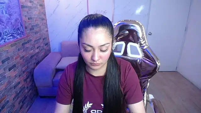 Snapshot of Ivony18_b chatting on 09.09.25 Ivony18 b online show from 09.09.25