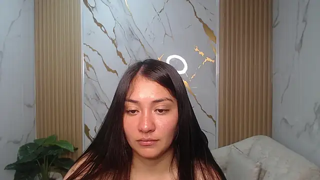 Snapshot of Ivony18_b chatting on 10.14.25 Ivony18 b online show from 10.14.25