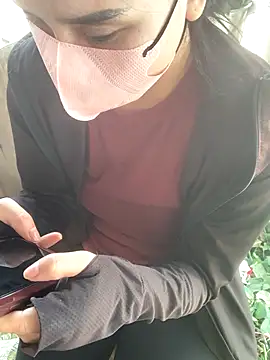 Tieuvi 18 online show from 10.19.25