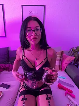 Snapshot of realjessappeal chatting on 12.04.25 realjessappeal online show from 12.04.25