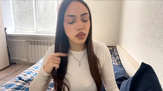 Snapshot of Leaf_Unto chatting on 10.02.25 Leaf Unto online show from 10.02.25