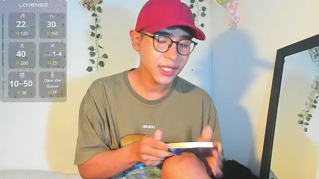 Snapshot of cute_sammy_1 chatting on 09.18.25 cute sammy 1 online show from 09.18.25