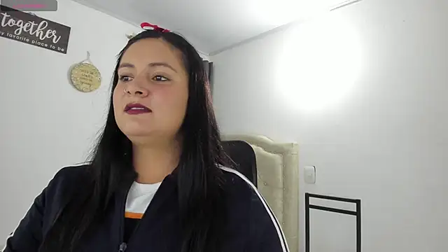 Snapshot of Sunnycurvymf chatting on 10.20.25 Sunnycurvymf online show from 10.20.25