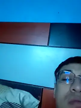 Snapshot of Exotic19cm chatting on 10.22.25 Exotic19cm online show from 10.22.25