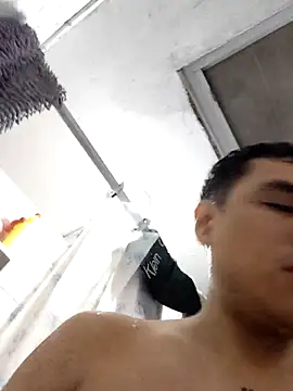 Snapshot of Exotic19cm chatting on 12.15.25 Exotic19cm online show from 12.15.25