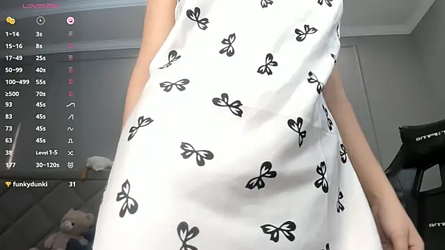 Snapshot of Yunleah chatting on 10.22.25 Yunleah online show from 10.22.25