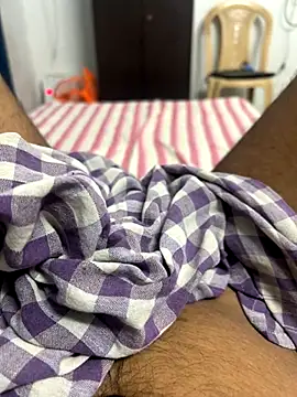 usermood2000 online show from 09.24.25