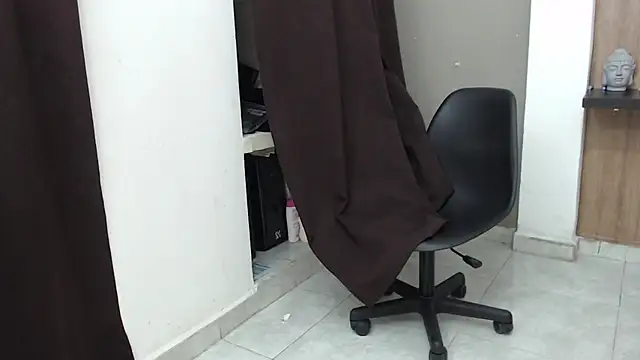 Snapshot of honeymoon_12 chatting on 09.14.25 honeymoon 12 online show from 09.14.25