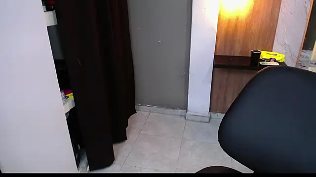 Snapshot of honeymoon_12 chatting on 10.11.25 honeymoon 12 online show from 10.11.25