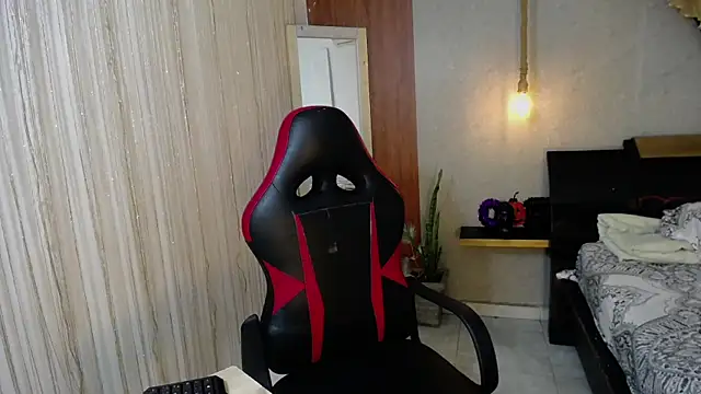 Snapshot of honeymoon_12 chatting on 11.09.25 honeymoon 12 online show from 11.09.25