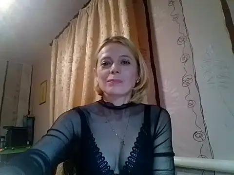 LiluXRose online show from 10.15.25