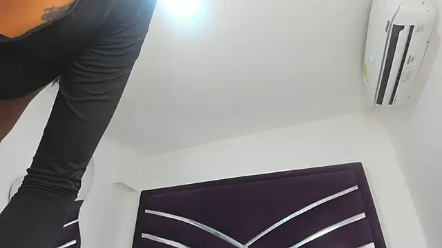 Snapshot of babilett chatting on 02.14.26 babilett online show from 02.14.26