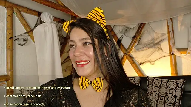 Snapshot of sofiia_diaz0805 chatting on 10.31.25 sofiia diaz0805 online show from 10.31.25