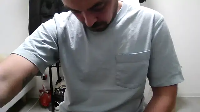 Snapshot of hornyjoe_xxx chatting on 12.15.25 hornyjoe xxx online show from 12.15.25