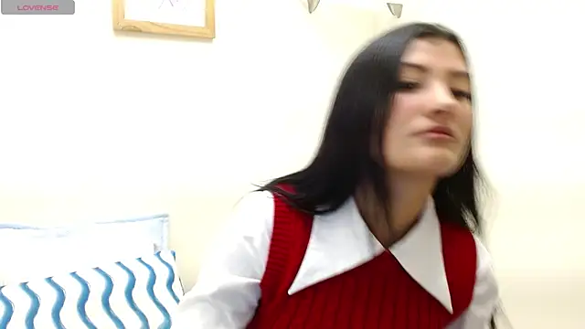 Snapshot of louis_k chatting on 11.21.25 louis k online show from 11.21.25