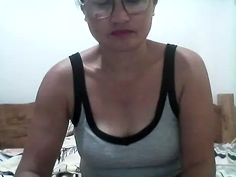 Snapshot of nathalie0045 chatting on 06.04.26 nathalie0045 online show from 06.04.26