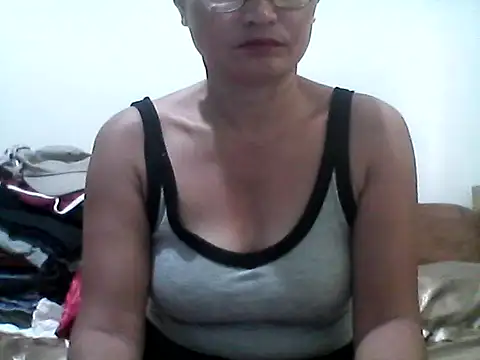 Snapshot of nathalie0045 chatting on 06.12.26 nathalie0045 online show from 06.12.26