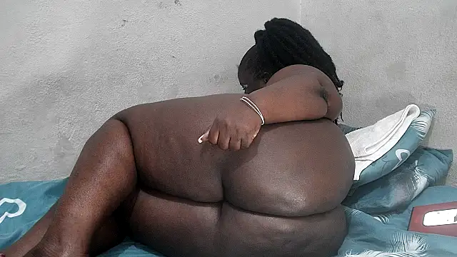 Snapshot of ASSQUEEN37Xx chatting on 11.20.25 ASSQUEEN37Xx online show from 11.20.25