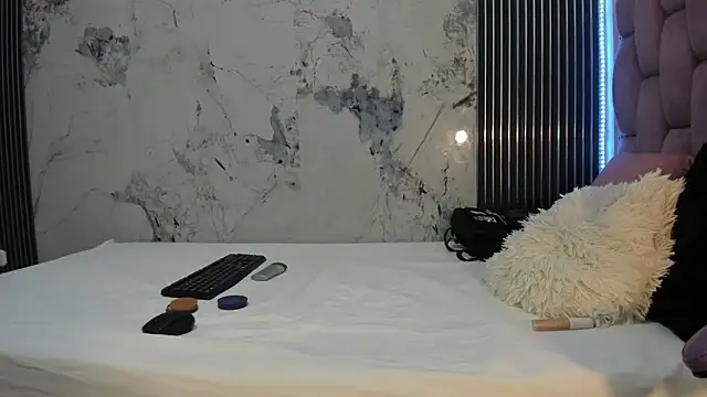 Snapshot of Mia_Duarte1 chatting on 10.24.25 Mia Duarte1 online show from 10.24.25