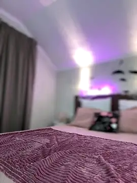 Snapshot of SugarDanger chatting on 10.29.25 SugarDanger online show from 10.29.25