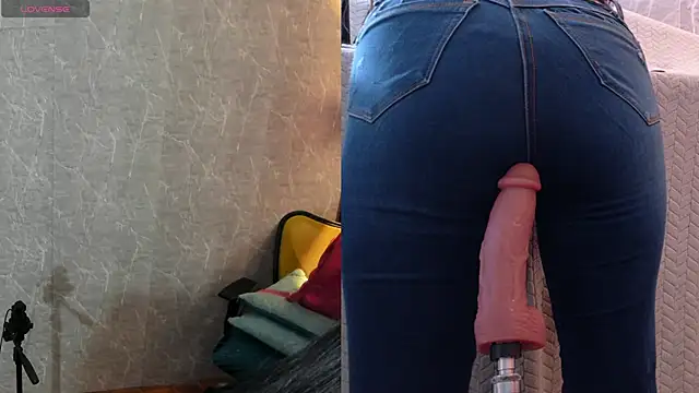 Sophi Thaylorr online show from 09.25.25