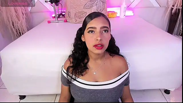 Zoe-Johnson  online show from 05.27.26